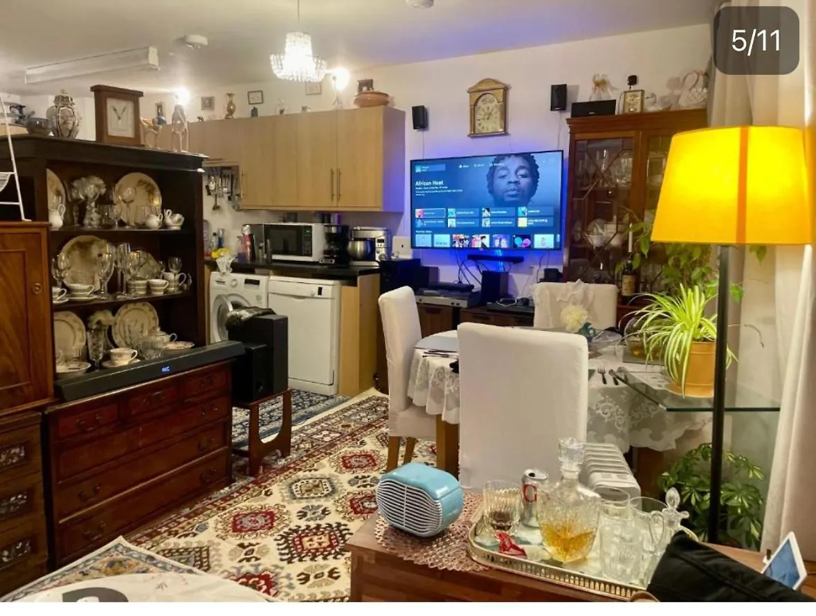 Room In Zone 2 London United Kingdom